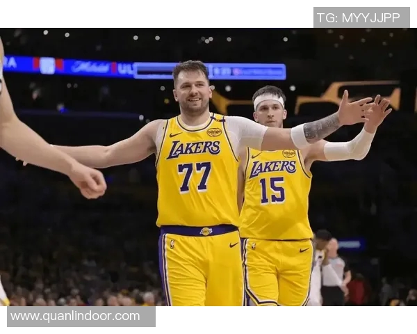 湖人对阵雄鹿精彩直播比分实时更新及赛后分析