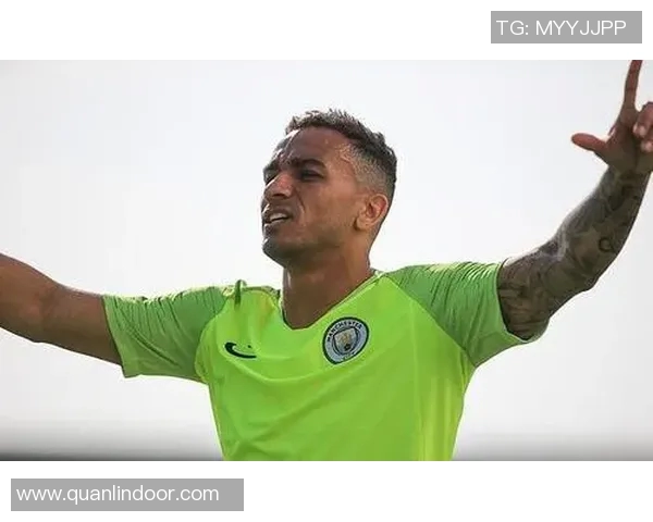 达尼洛：从足球新星到世界级后卫的成长之路与未来展望